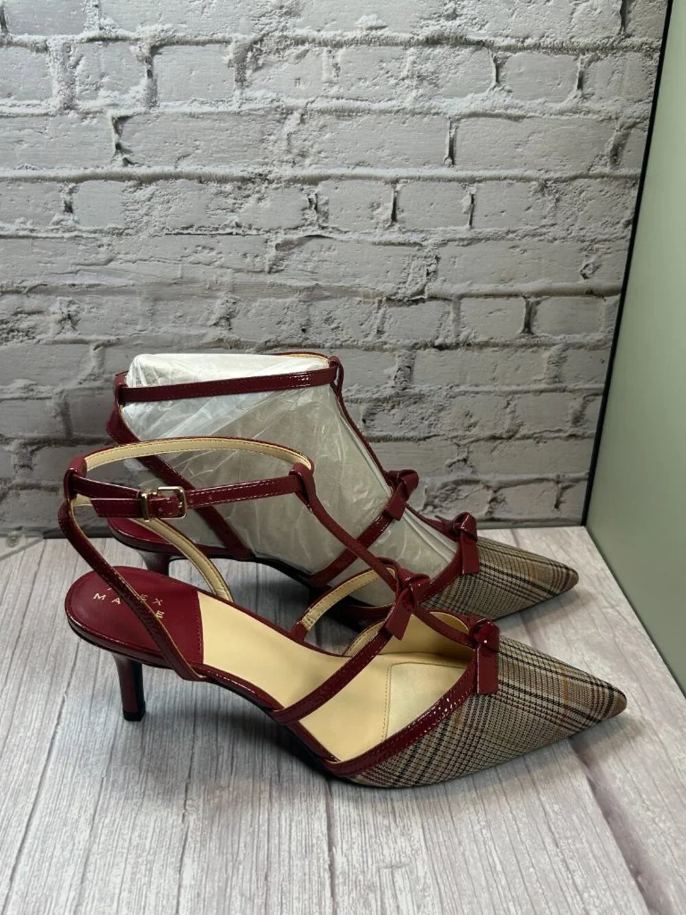 ALEX MARIE AINSLEY T STRAP HEELS 9.5
